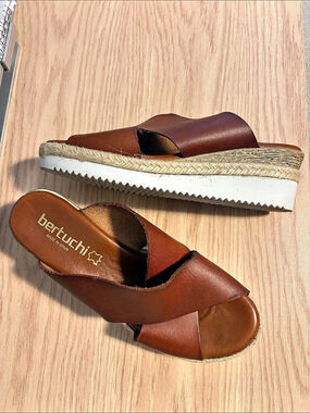 bercLuchi Brown Espadrille Platform Sandals